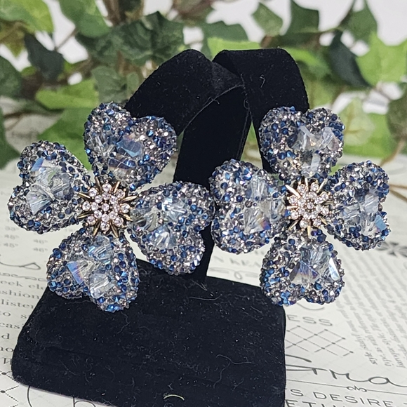 Blue Iridescent Crystal Clover Flower Earrings - Picture 4 of 6